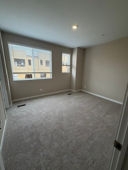 Building Photo - 1614 Park Ln