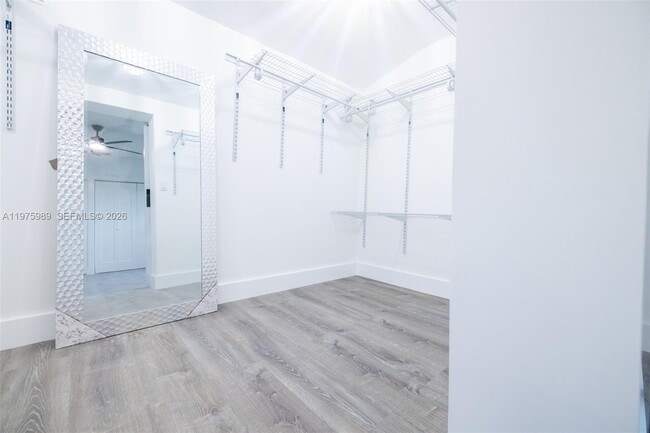 Building Photo - 3401 SW 17th St