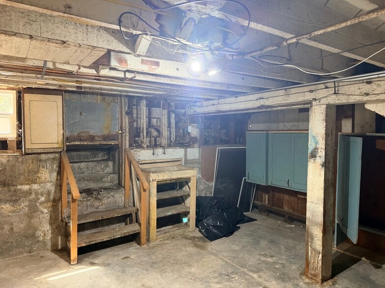 Building Photo - 515 Davis St