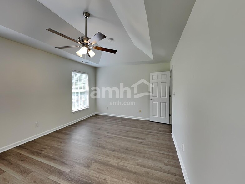 Building Photo - 9512 Chastain Walk Dr