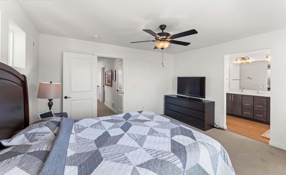 Building Photo - 7143 Hunter Jumper Dr