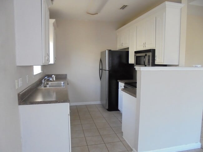 Building Photo - 22 County Rd 740