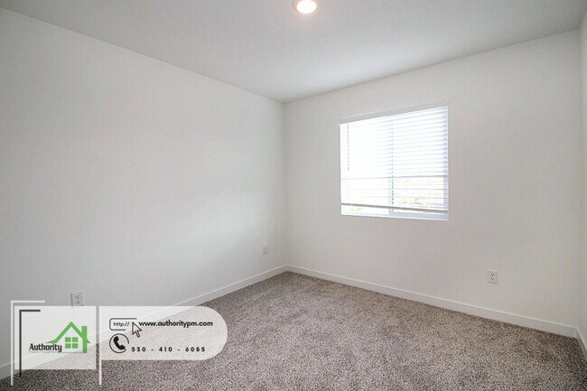 Building Photo - 847 Congaree Ln