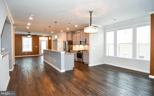 Building Photo - 20739 Heron Landing Dr