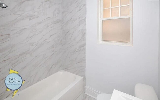 Building Photo - Beautiful Berwyn Apartments on Kenilworth!