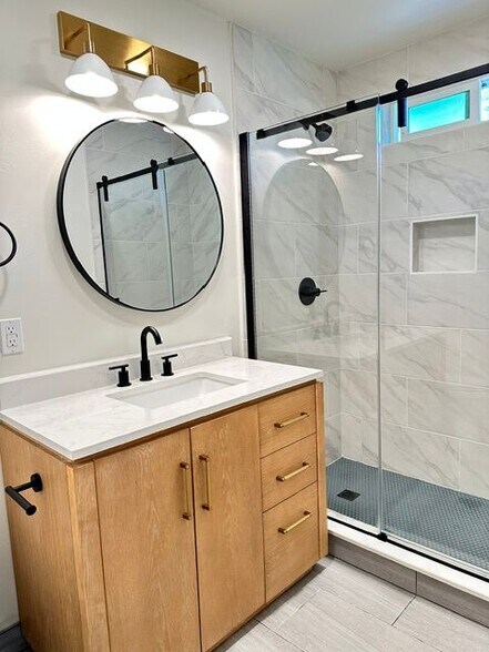 Building Photo - 6515 Front St