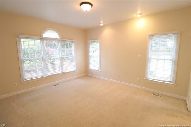 Building Photo - 5445 Brushy Meadows Dr