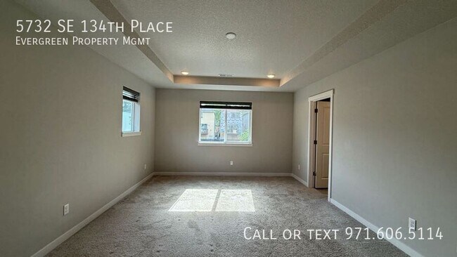 Building Photo - 5732 SE 134th Pl