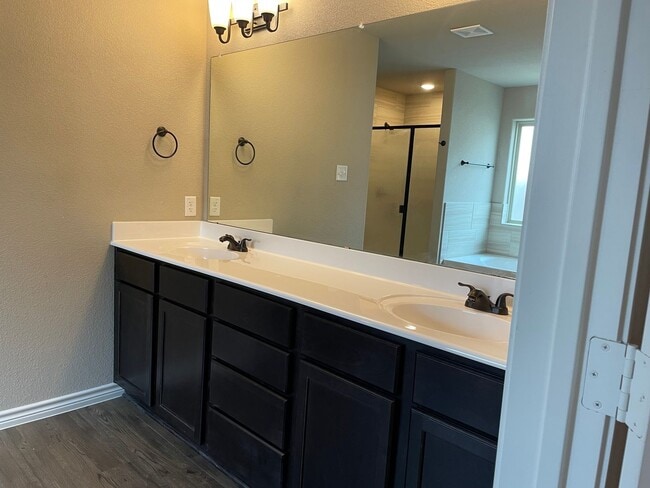 Building Photo - Available Now | **NO PETS*** | Beautiful Single-Story 4 BR, 2.5 Bath | Covered Patio | Close to F...