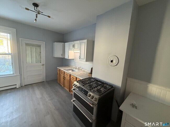 Building Photo - 240 Madison Ave