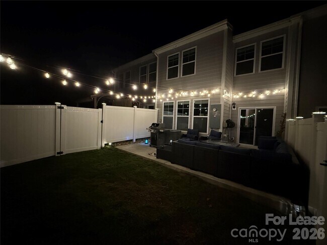 Building Photo - 626 Altamonte Dr
