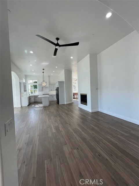 Building Photo - 8560 Corriente Rd