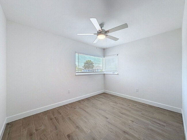 Building Photo - 200 176th Terrace E