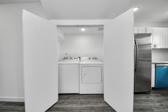 Building Photo - 2310 Wavell St