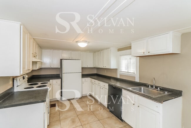 Building Photo - The Lifestyle You Deserve.