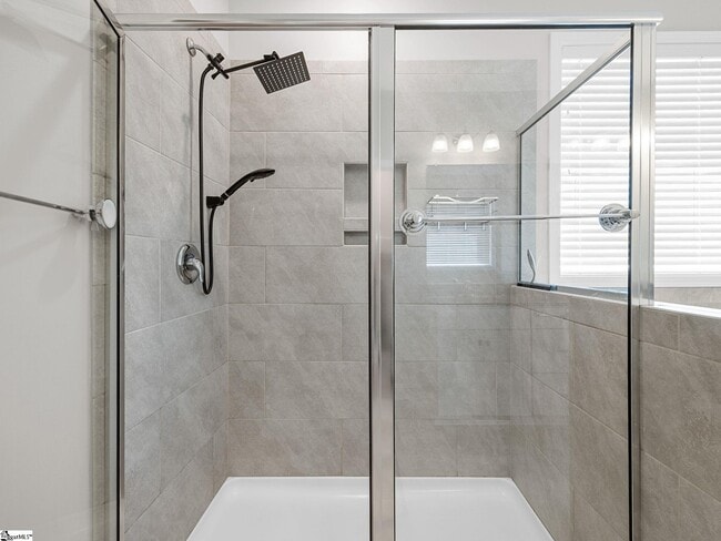 Building Photo - 211 Pollyanna Dr