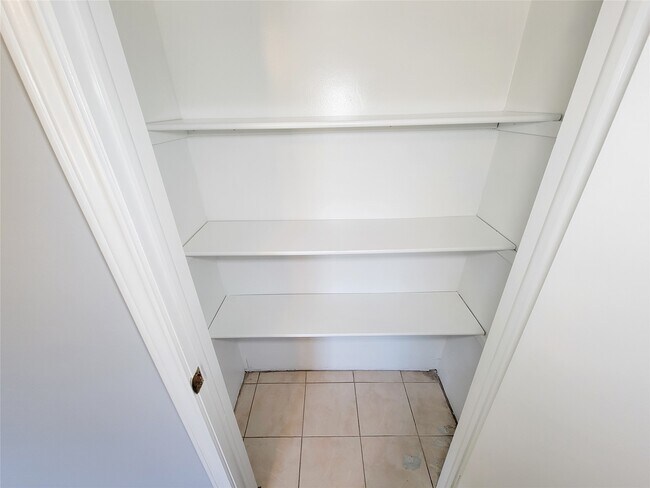 Building Photo - 12934 Ivydale Dr