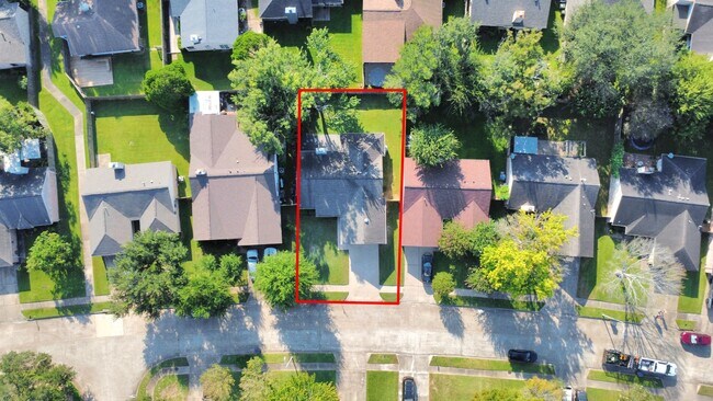 Building Photo - 2506 Lively Ln