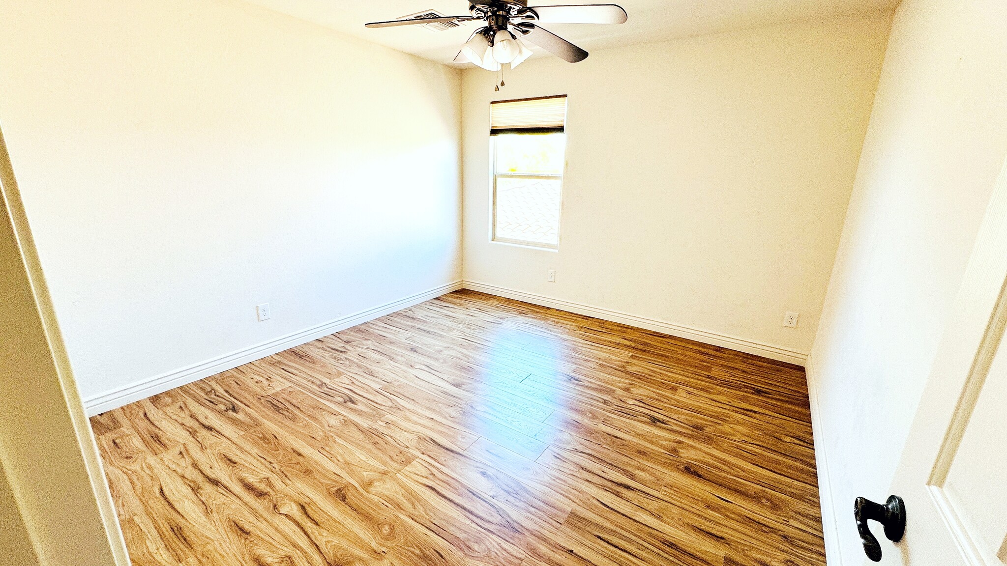 Building Photo - 2533 W Brisa Dr