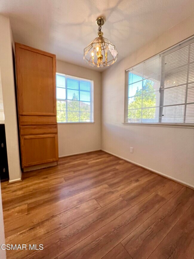 Building Photo - 5798 Oak Bank Trail