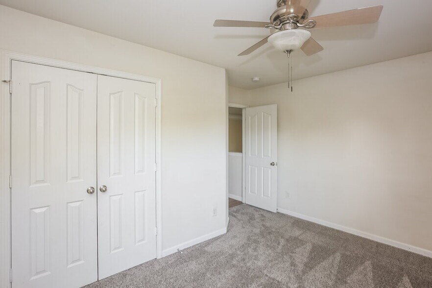 Building Photo - 6737 Sequoia Hills Dr