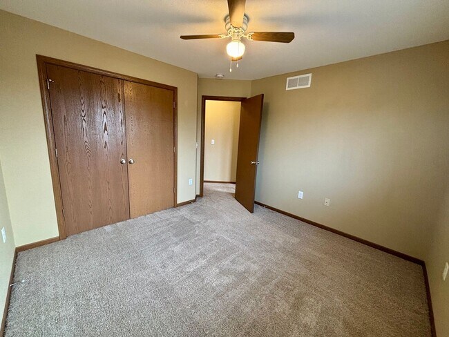 Building Photo - Room to Live, Space to Enjoy – 4 Bed / 2.5...