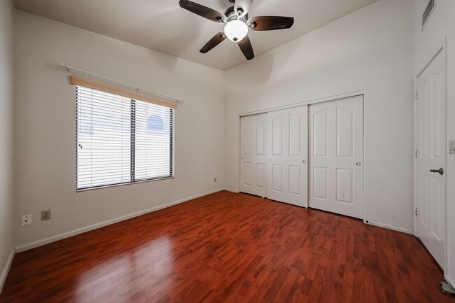 Building Photo - Welcome to this stunning 4-bedroom, 2-bath...