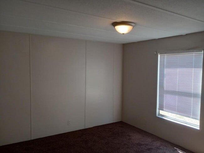 Building Photo - 88 Oak View Dr