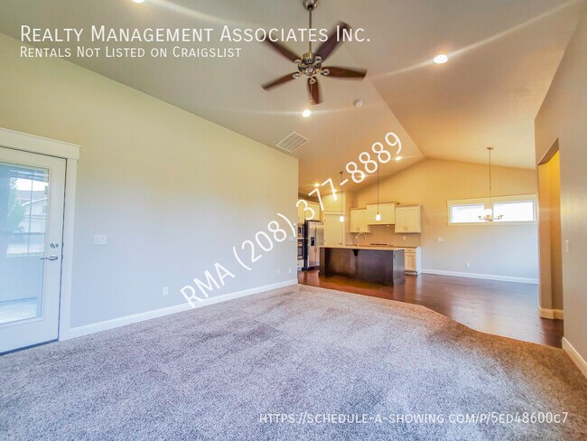 Building Photo - 11277 W Portola St