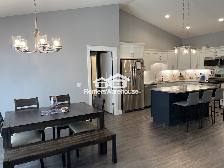 Building Photo - 4941 Field Crest Ln