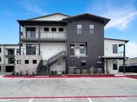 Building Photo - Resort-Style Living at Dovetail | 2 Bed / 2 Bath | Gated Entry