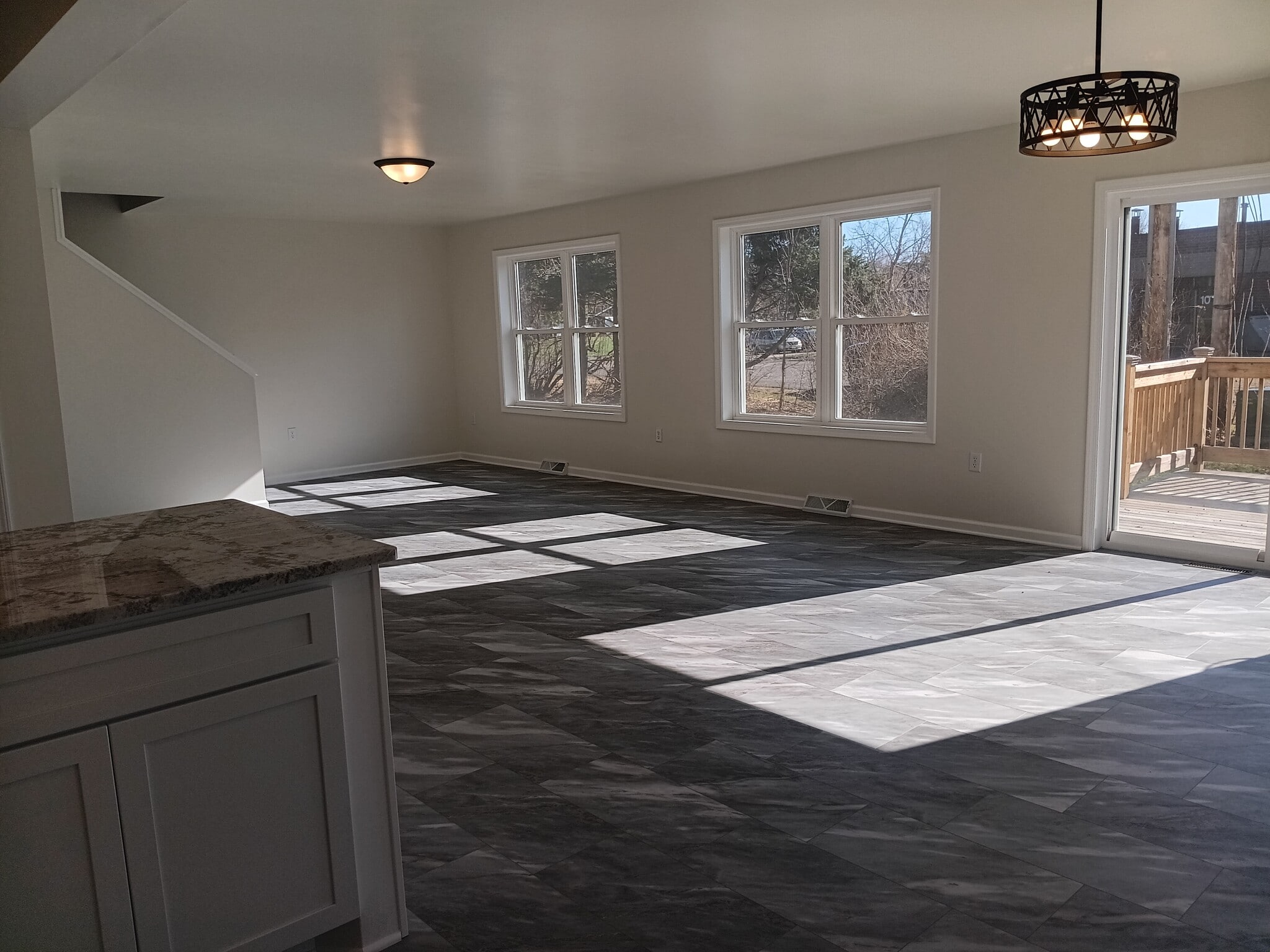 Building Photo - 811 N State St