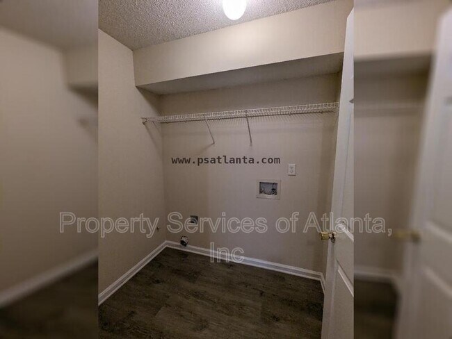 Building Photo - 600 Gonzaga Cir