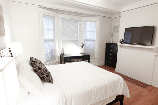 Interior Photo - 1340 Taylor