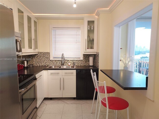 Building Photo - 137 Golden Isles Dr