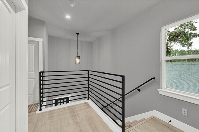 Building Photo - 7415 Hezekiah Ln