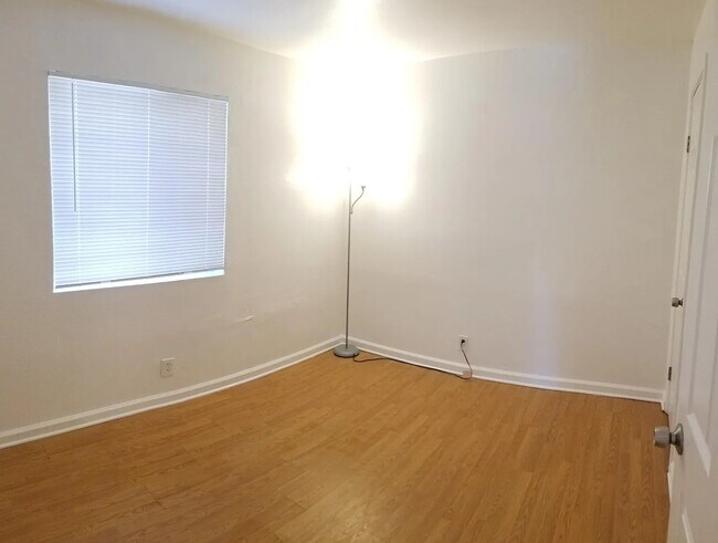 Building Photo - 1072 18th Street