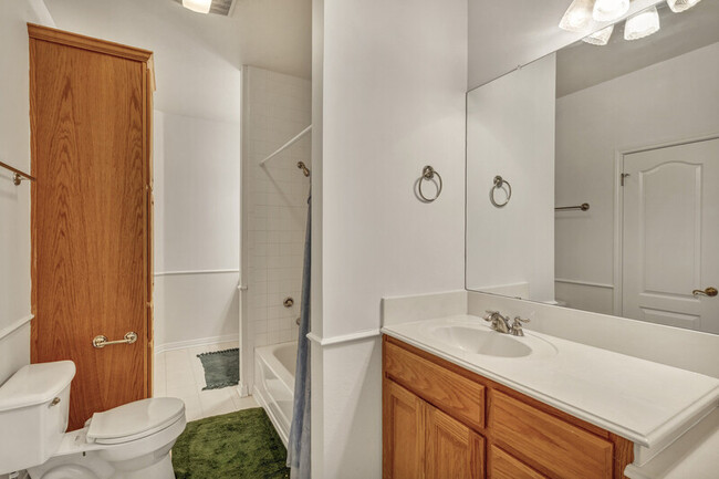 Building Photo - 2117 Willow Way