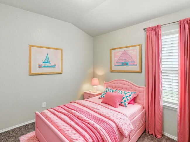 Building Photo - Immaculate 3BR/2BA Home Featuring Open-Con...