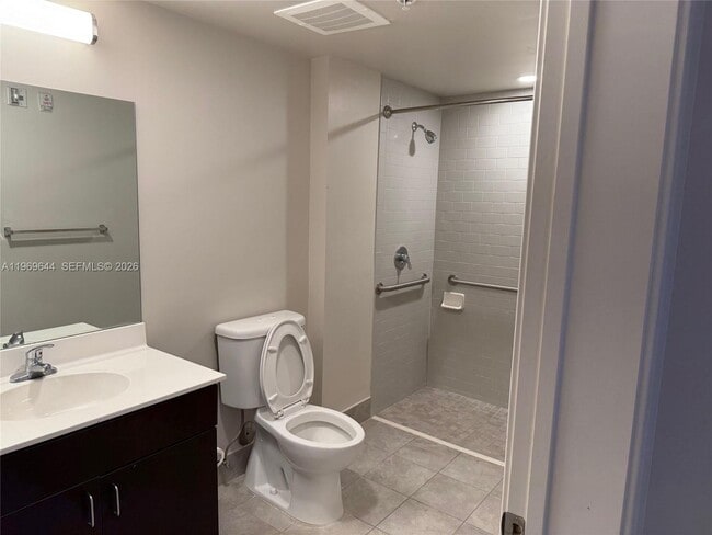 Building Photo - 437 SW 4th Ave