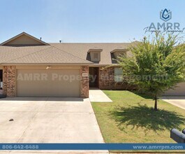 Building Photo - Spacious & Modern 2-Bedroom Townhome
