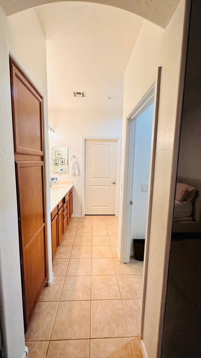 Building Photo - 10655 N 9th St