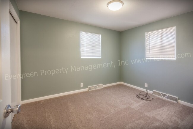 Building Photo - Adorable 3-bedroom Close to CSU and Old Town!