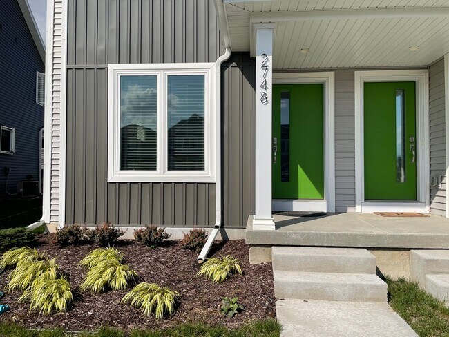 Building Photo - Newly built 2 bed / 2.5 bath townhouse in ...