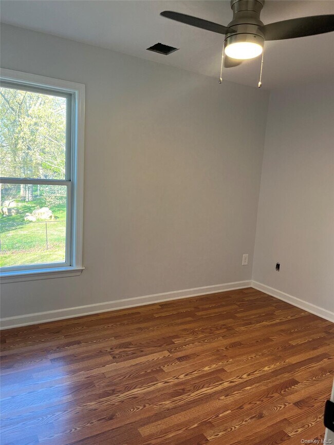 Building Photo - 6-8 Marion Ave