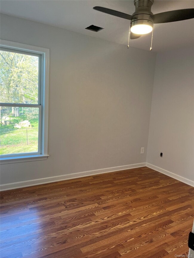 Building Photo - 8 Marion Ave