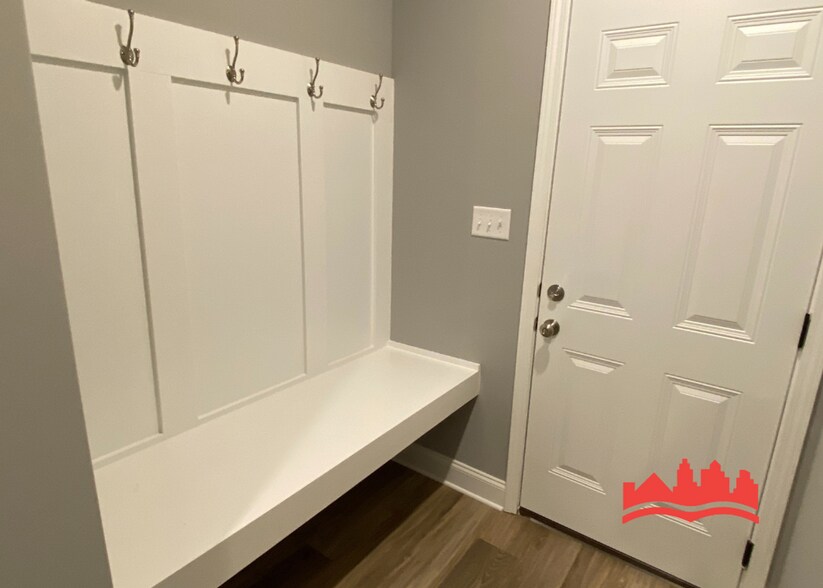 Building Photo - 9982 Messana St