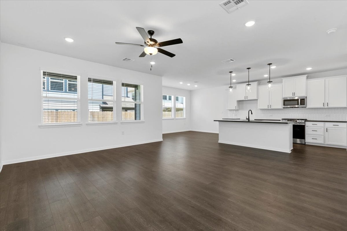 Building Photo - 15600 Nola Ct