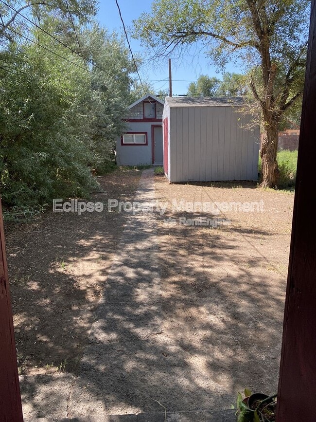 Building Photo - 908 9th St