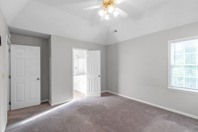 Building Photo - Spacious 2-Story Home with Finished Basement!